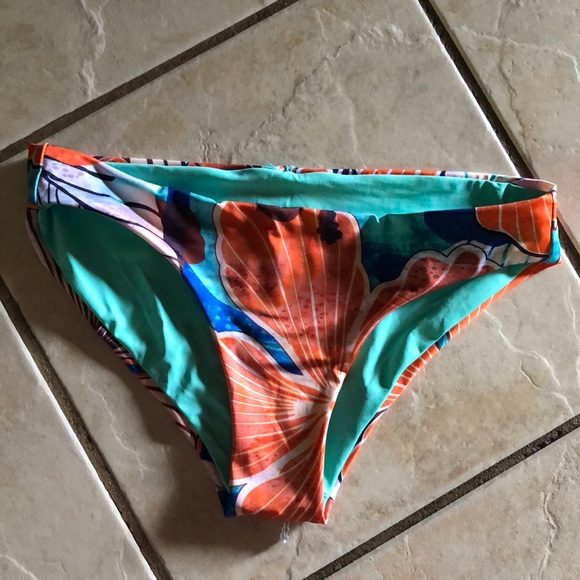 Dakine two pieces swimsuit 👙 - Picture 4 of 7